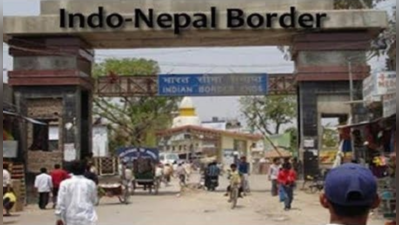 Gorakhpur news: रेलवे स्टेशन पर ट्रेन छोड़कर नेपाल घूमने चला गया गार्ड, पत्नी पहुंची थाने तो खुली पति की पोल