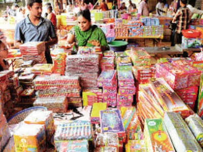 Firecrackers Ban In Delhi: दिल्ली में अगले साल एक जनवरी तक आतिशबाजी पूरी तरह से बैन, कोरोना महामारी का दिया गया हवाला