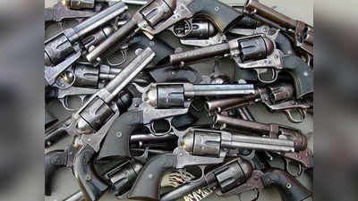 दिल्ली-NCR में सोशल मीडिया पर लगी है अवैध हथियारों की सेल,  देसी कट्टे से लेकर AK-47 तक की ऑन डिमांड सप्लाई!