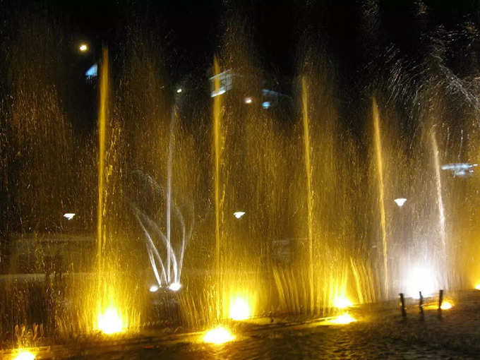 म्यूजिकल फाउंटेन - Musical Fountain in Chandigarh in Hindi