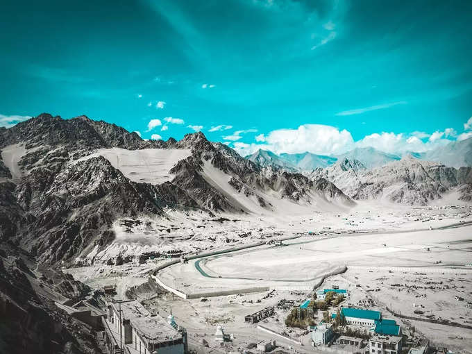 लद्दाख में बर्फ - Snowfall in Ladakh In Hindi