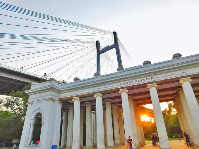 जेम्स प्रिंसेप घाट, कोलकाता - James Prinsep Ghat, Kolkata