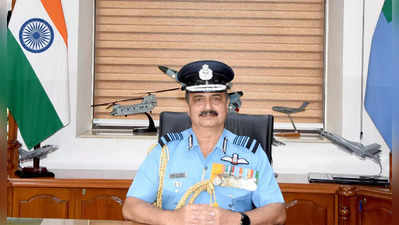 ​air chief marshal vr chaudhari : महाराष्ट्राचा गौरव! नांदेडचे सुपुत्र विवेक चौधरी झाले हवाई दल प्रमुख, सूत्रे घेतली हाती
