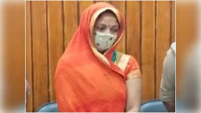 Sultanpur News: सुलतानपुर में माली हालत ठीक न होने पर महिला ने खुद के घर में की चोरी, गिरफ्तार