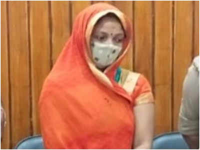 Sultanpur News: सुलतानपुर में माली हालत ठीक न होने पर महिला ने खुद के घर में की चोरी, गिरफ्तार