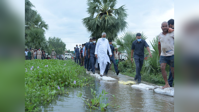 Bihar News : सरकार के पांव में कीचड़ न लगे... नीतीश के अधिकारियों ने कर दिया मुकम्मल इंतजाम, देखिए तस्वीरें