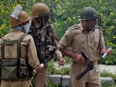 जम्मू कश्मीर में माहौल खराब करने की कोशिश...मंदिर को बनाया निशाना, पुलिस ने शुरू की जांच