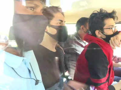 Aryan Khan Arrested: ड्रग्ज पार्टी प्रकरणी मोठी कारवाई; शाहरुखचा मुलगा आर्यनसह तीन जणांना अटक