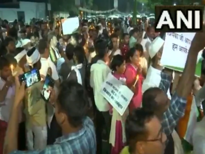 Lakhimpur Kheri Violence Live News Update: कर्नाटक से लेकर बंगाल तक कांग्रेस कार्यकर्ताओं का विरोध प्रदर्शन, प्रियंका गांधी के हिरासत में लिए जाने से हैं नाराज