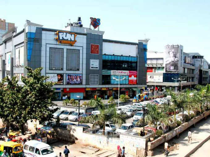 दिल्ली में वी3एस मॉल - V3S Mall in Delhi in Hindi