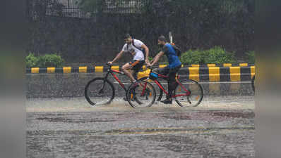 Delhi NCR Weather Update: दिल्ली-एनसीआर में मौसम ने बदली करवट, कई इलाकों में गरज के साथ बारिश