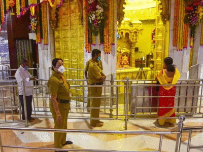 Navratri images: महीनों बाद आज से फिर कर सकेंगे दर्शन, जानें मुंबई के मंदिरों में क्या हैं तैयारियां और गाइडलाइंस