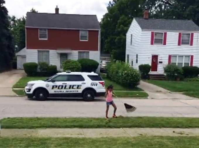 Neighbors Call Police on 12 Year Old Mowing Grass, Boy Turns Viral Via Video News in Hindi