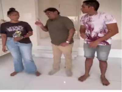 Video: भावाशी भांडत होती जेमी, मुलांचं भांडण पाहून नाचू लागले जॉनी लीवर