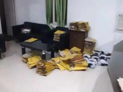 पटना में एक और इंजीनियर निकला धनकुबेर, छापेमारी में 8 प्लॉट का कागज, 12 लाख कैश सहित मिला दौलत का भंडार
