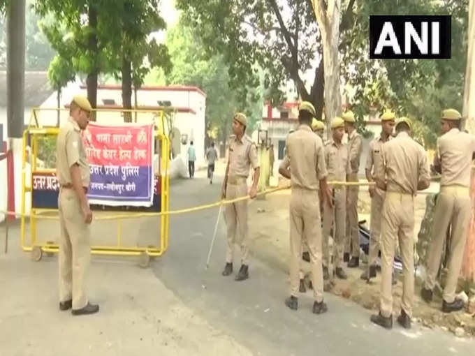 उत्तर प्रदेश के लखीमपुर खीरी पुलिस लाइन में सुरक्षा व्यवस्था बढ़ा दी गई है। आपको बता दें कि 3 अक्टूबर को हुई हिंसा के मामले में केंद्रीय मंत्री अजय कुमार मिश्रा टेनी के बेटे आशीष मिश्रा को पुलिस ने आज 11 बजे पेश होने के लिए कहा है।