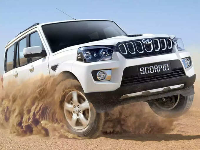 ​२) Mahindra XUV300