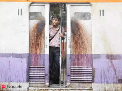 Spitting At Railway Premises: लोगों के थूकने की समस्या से ऐसे निपटेगा रेलवे, सिर्फ थूक साफ करने में हर साल खर्च होते हैं 1200 करोड़ रुपये!