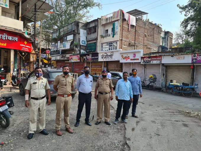 औरंगाबाद: महाराष्ट्र बंदच्या पार्श्वभूमीवर गुलमंडी भागात पोलीस बंदोबस्त लावण्यात आला आहे