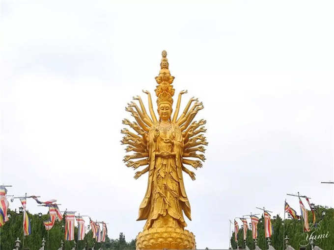 कीयांशौ कियान्यन गुआइन ऑफ विशान, चीन - Qianshou Qianyan Guanyin of Weishan, China