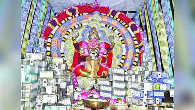 ₹ ४,४४,४४,४४४ किंमतीच्या चलनी नोटांनी सजलं मातेचं मंदिर!