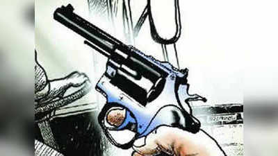 Hamirpur News: देवी पंडाल में गुजरात के हिस्ट्रीशीटर समेत आधा दर्जन दबंगों ने की फायरिंग,  गोली लगने से पुजारी घायल