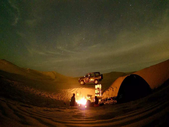 जैसलमेर में कैम्पिंग के दौरान तारों भरी रात में - On a Starry Night while Camping in Jaisalmer