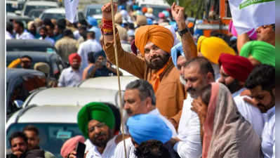 navjot singh sidhu : नवज्योत सिंग सिद्धूंना दिल्लीत बोलावलं, प्रदेशाध्यक्षपद राहणार की जाणार?