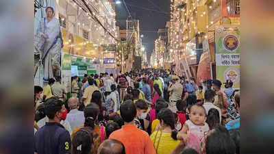 সপ্তমীর রাতে ঝলমলে তিলোত্তমা, রাজপথে জনজোয়ার