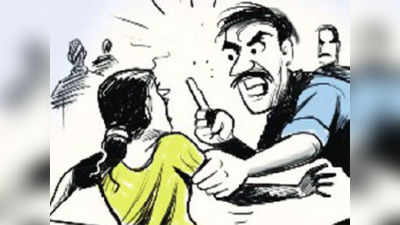 Delhi Crime News: पति ने हथौड़े से पत्नी के सिर पर किए ताबड़तोड़ वार, पुलिसवालों ने बचाया