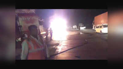मुंबई-पुणे एक्स्प्रेस हायवेवर आयशर टेम्पोला आग; एकाचा होरपळून मृत्यू