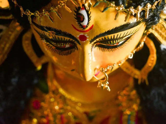 दुर्गा देवीचे शुभाशिर्वाद आणि कृपादृष्टी