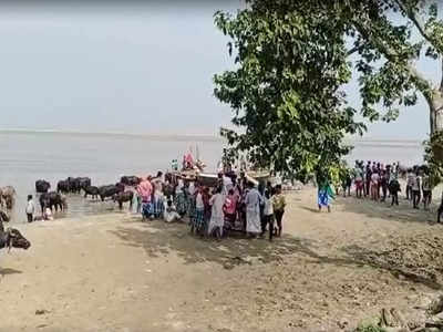 Bihar News : मुंगेर में गंगा नदी में नहाने के दौरान सात बच्चे डूबे, चार बच्चों को बचाया, तीन की मौत