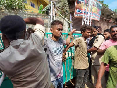 Bihar Crime News: नवादा में चोरी के आरोप में दो युवकों को बनाया बंधक, 2 घंटे तक कड़ी धूप में बांध कर खड़े रखा