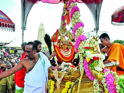 ಇದೇ ಮೊದಲ ಬಾರಿಗೆ ಚಾಮುಂಡಿಬೆಟ್ಟದಿಂದ ಅರಮನೆಗೆ ಮೆರವಣಿಗೆಯಲ್ಲಿ ಬರಲಿದೆ ಅಂಬಾರಿ ಉತ್ಸವ ಮೂರ್ತಿ