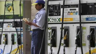 Petrol Diesel Price: दशहरे के दिन भी राहत नहीं, रांची में पेट्रोल डीजल का भाव लगभग बराबर