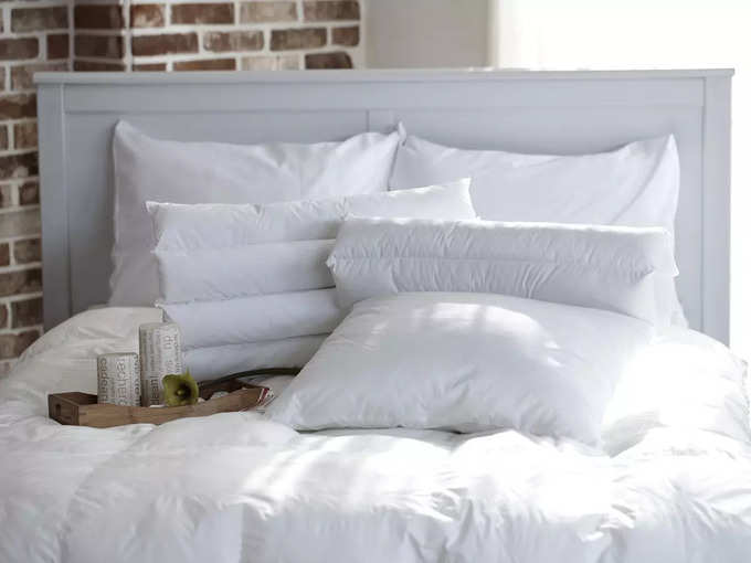 एक्स्ट्रा तकिया और कंबल - Extra pillows and blankets
