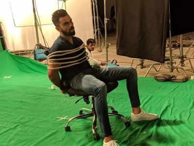 Virat Kohli News: आखिर क्यों कुर्सी पर रस्सी में बंधे विराट कोहली? तस्वीर हो रही सोशल मीडिया पर वायरल