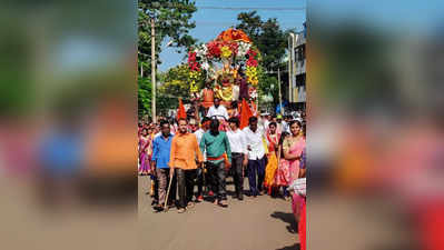 ಬೀದರ್‌ನಲ್ಲಿ ಸಂಭ್ರಮದ ವಿಜಯದಶಮಿ: ದೇವಾಲಯಗಳಲ್ಲಿ ಭಕ್ತರ ದಂಡು