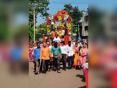 ಬೀದರ್‌ನಲ್ಲಿ ಸಂಭ್ರಮದ ವಿಜಯದಶಮಿ: ದೇವಾಲಯಗಳಲ್ಲಿ ಭಕ್ತರ ದಂಡು