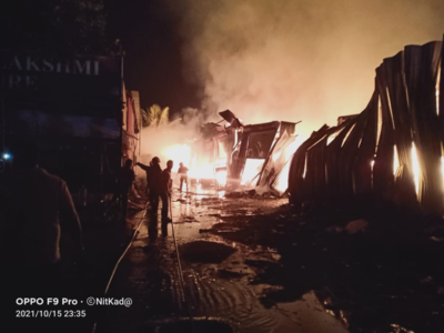 Bhiwandi Fire : भिवंडीत ५ फर्निचर कारखाने जळून खाक, ऐन दसऱ्या दिवशीच गोदामाला आग