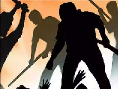Andra Pradesh News: दशहरा उत्सव में पारंपरिक लाठी लड़ाई के दौरान ह‍िंसा, 40 से अध‍िक जख्‍मी