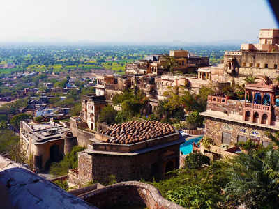 राजस्थान के ये सुंदर किले आपका मोह लेंगे मन, कभी फैमिली के साथ घूमने का बनाए प्लान