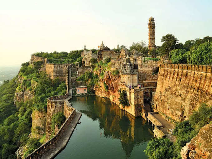 राजस्थान में आमेर किला - Chittorgarh Fort in Rajasthan in Hindi
