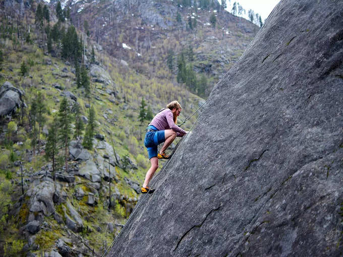 मसूरी में रॉक क्लाइम्बिंग - Rock Climbing in Mussoorie in Hindi
