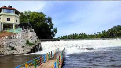 ஈரோடு மாவட்டத்தில் வெள்ளப்பெருக்கு... சுற்றுலா பயணி எண்டிரிக்கு தடை!