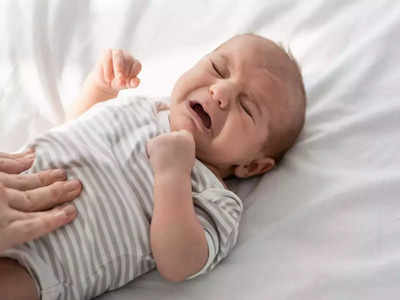 <strong>Gas in babies :</strong> सावधान, तुमची ‘ही’ एक साधीशी चूक बाळासाठी ठरू शकते जीवघेण्या पोटदुखीचं कारण!