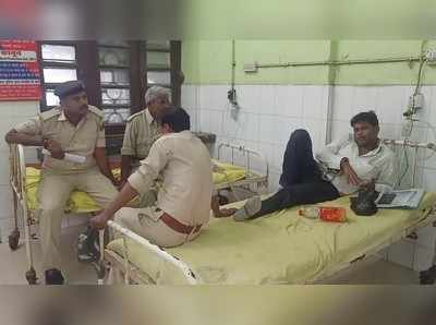 Nalanda News : पुलिस वाले आपस में बात कर रहे और कैदी मोबाइल पर, देख लीजिए नीतीश के नालंदा का हाल