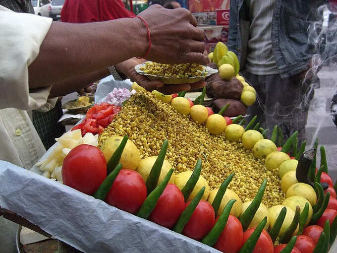 स्ट्रीट फूड खाकर देखिए - Street Food in Connaught Place