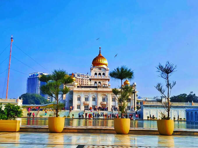 गुरुद्वारा बंगला साहिब - Gurudwara Bangla Sahib in Connaught Place